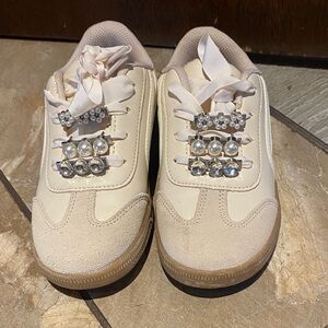 Cat & Jack Girls Cream and Tan Jewel Accent Sneakers